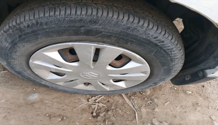 2013 Maruti Swift Dzire VDI, Diesel, Manual, 2,75,725 km, tyre