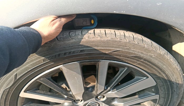 2018 Honda Amaze 1.2L I-VTEC V, Petrol, Manual, 1,53,624 km, tyre