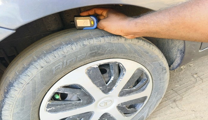 2011 Tata Indica Vista LX TDI, Diesel, Manual, 1,25,338 km, tyre