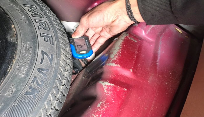 2015 Ford Figo Aspire TITANIUM 1.2 PETROL, Petrol, Manual, 86,424 km, tyre