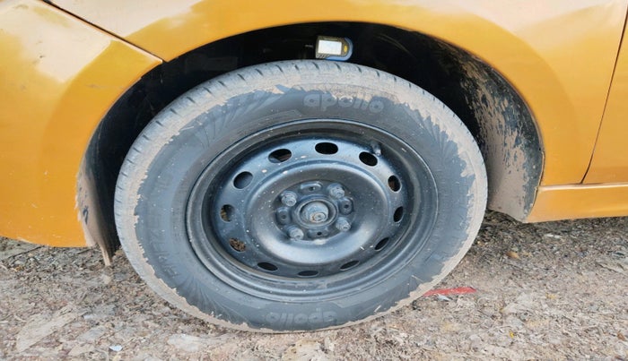 2016 Tata Tiago XT PETROL, Petrol, Manual, 1,21,398 km, tyre