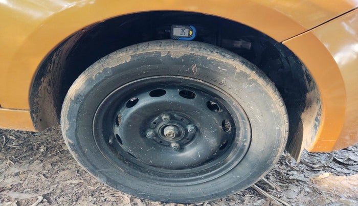 2016 Tata Tiago XT PETROL, Petrol, Manual, 1,21,398 km, tyre