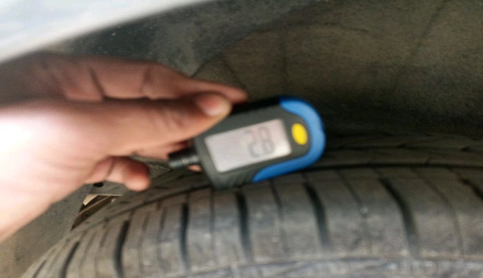 2011 Hyundai i20 MAGNA 1.2, Petrol, Manual, 59,579 km, tyre