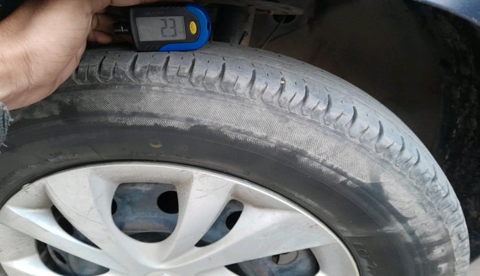 2020 Maruti Swift VXI, Petrol, Manual, 1,02,514 km, tyre