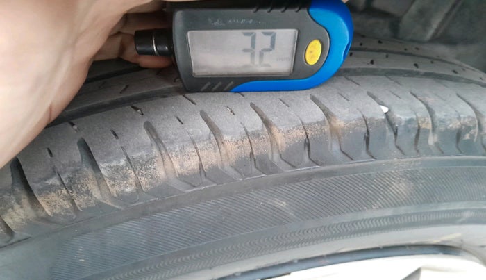 2020 Maruti Swift VXI, Petrol, Manual, 1,02,514 km, tyre