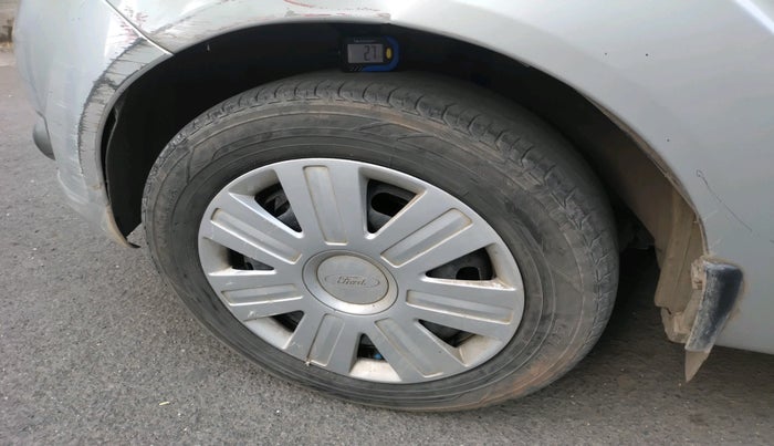 2011 Ford Figo ZXI 1.2 PETROL, Petrol, Manual, 72,120 km, tyre