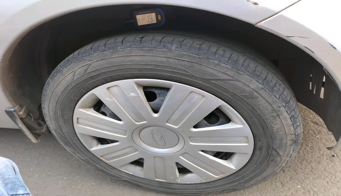 2011 Ford Figo ZXI 1.2 PETROL, Petrol, Manual, 72,120 km, tyre