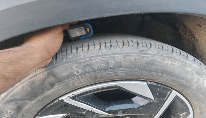 2025 KIA SONET HTK (O) 1.2 Petrol MT, Petrol, Manual, 39,055 km, tyre