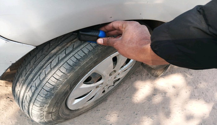 2013 Hyundai i10 SPORTZ 1.2, Petrol, Manual, 1,19,275 km, tyre