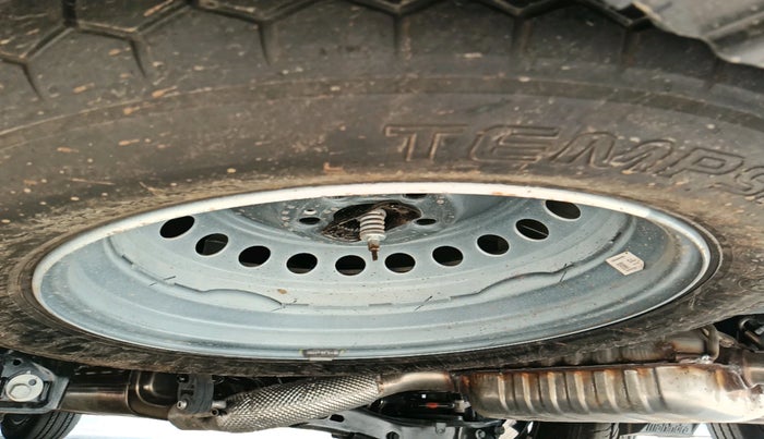 2025 Mahindra XUV700 AX7 Petrol MT 7 STR, Petrol, Manual, 4,173 km, tyre