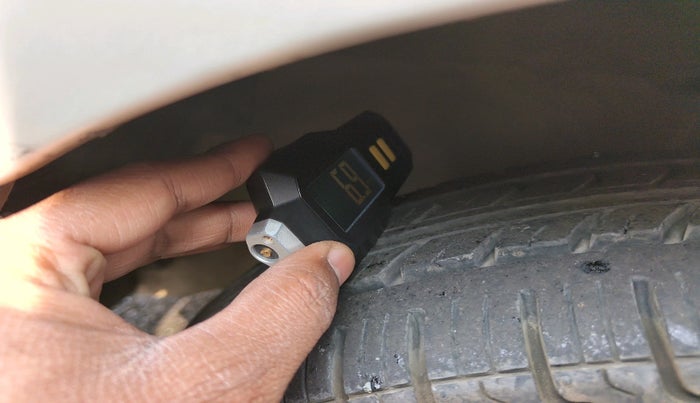 2014 Maruti Alto K10 VXI, Petrol, Manual, 24,840 km, tyre