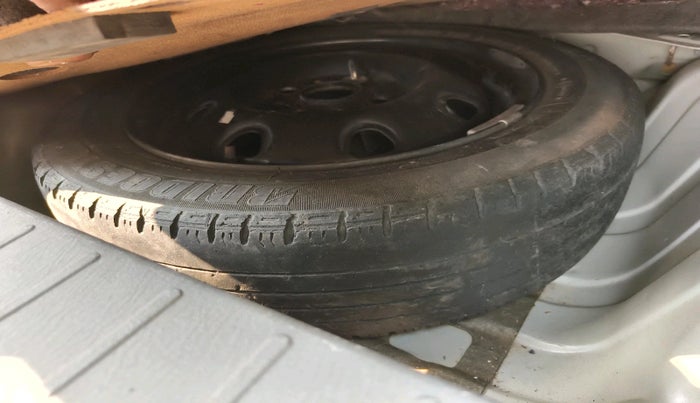 2014 Maruti Alto K10 VXI, Petrol, Manual, 24,840 km, tyre