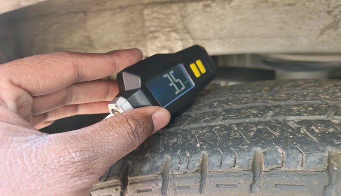 2014 Maruti Alto K10 VXI, Petrol, Manual, 24,840 km, tyre