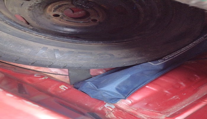 2018 Renault Kwid RXT 1.0 AMT (O), Petrol, Automatic, 80,148 km, tyre