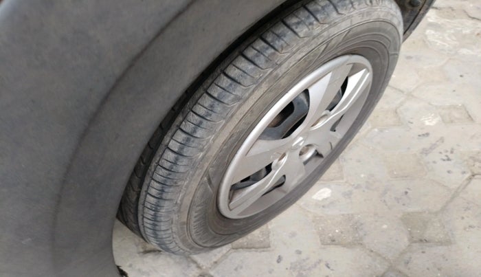 2018 Renault Kwid RXT 1.0 AMT (O), Petrol, Automatic, 80,148 km, tyre