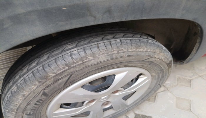 2018 Renault Kwid RXT 1.0 AMT (O), Petrol, Automatic, 80,148 km, tyre