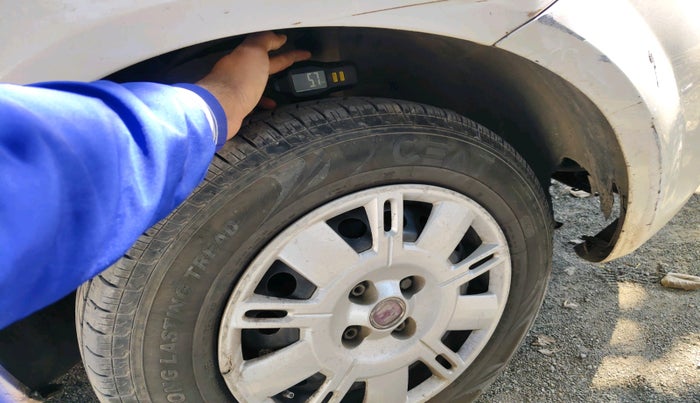 2014 Fiat Grand Punto ACTIVE 1.3, Diesel, Manual, 1,70,298 km, tyre