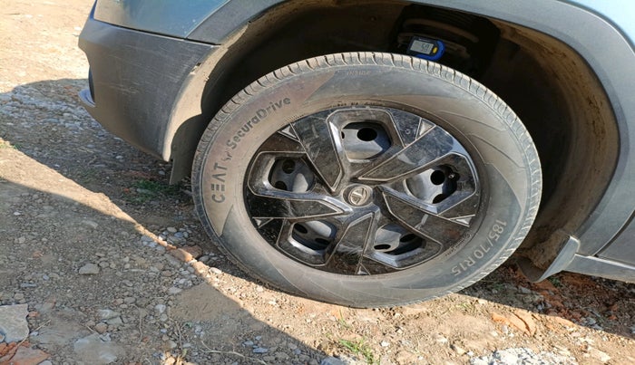 2022 Tata PUNCH ADVENTURE MT, Petrol, Manual, 27,639 km, tyre