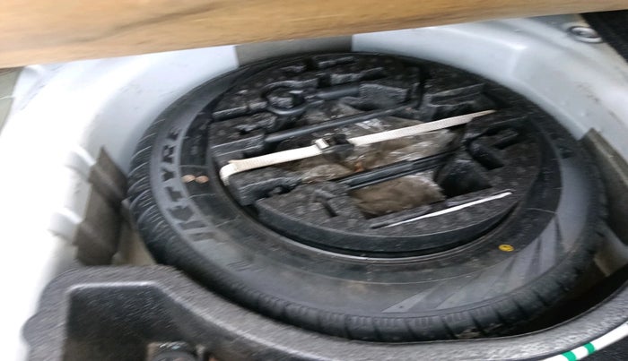 2017 Skoda Rapid AMBITION 1.5 TDI AT, Diesel, Automatic, 1,06,459 km, tyre