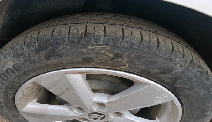 2017 Skoda Rapid AMBITION 1.5 TDI AT, Diesel, Automatic, 1,06,459 km, tyre