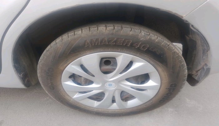 2018 Maruti Swift VXI AMT, Petrol, Automatic, 1,09,951 km, tyre