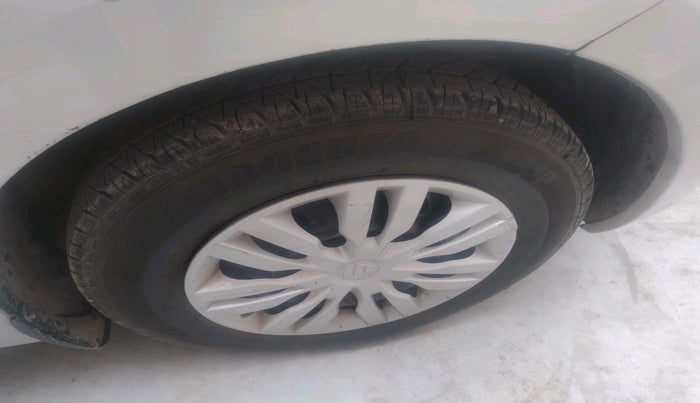 2018 Maruti Swift VXI AMT, Petrol, Automatic, 1,09,951 km, tyre