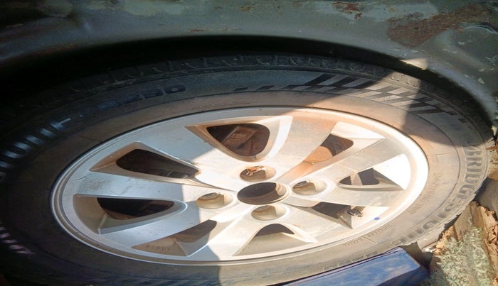 2011 Maruti Ritz ZXI, Petrol, Manual, 1,31,904 km, tyre