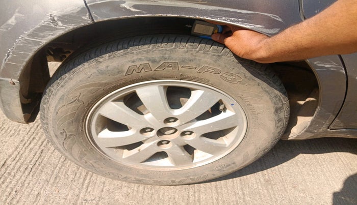 2011 Maruti Ritz ZXI, Petrol, Manual, 1,31,904 km, tyre