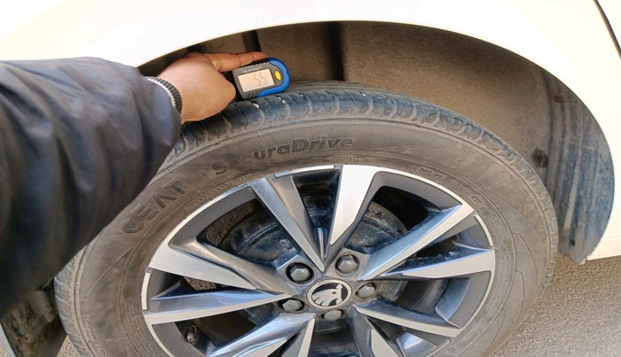 2022 Skoda SLAVIA STYLE 1.0L TSI AT, Petrol, Automatic, 20,769 km, tyre