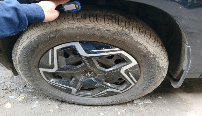 2024 Tata Curvv Pure Plus 1.2 Petrol 7DCA, Petrol, Automatic, 14,638 km, tyre