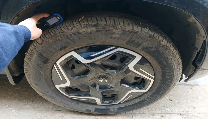 2024 Tata Curvv Pure Plus 1.2 Petrol 7DCA, Petrol, Automatic, 14,638 km, tyre