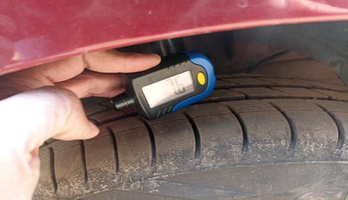 2019 Maruti Dzire VXI, Petrol, Manual, 1,47,906 km, tyre