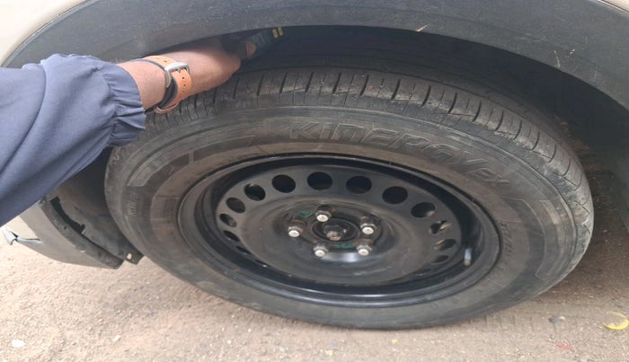 2016 Hyundai Creta SX 1.6 DIESEL, Diesel, Manual, 1,30,197 km, tyre