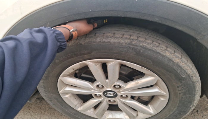 2016 Hyundai Creta SX 1.6 DIESEL, Diesel, Manual, 1,30,197 km, tyre