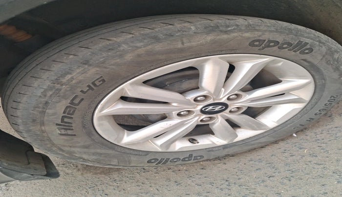 2016 Hyundai Creta SX 1.6 DIESEL, Diesel, Manual, 1,30,197 km, tyre