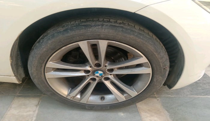 2014 BMW 3 Series 320D GT LUXURY LINE, Diesel, Automatic, 1,06,224 km, tyre