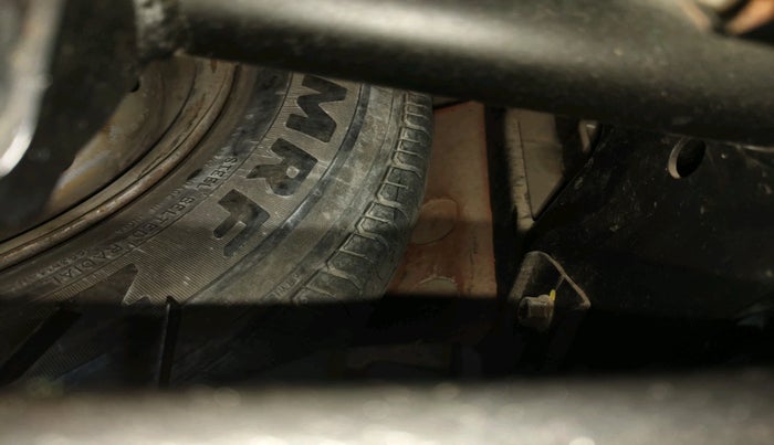 2013 Maruti Wagon R 1.0 LXI CNG, Petrol, Manual, 1,09,457 km, tyre