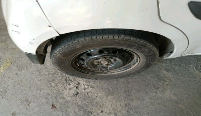 2011 Maruti Ritz VDI, Diesel, Manual, 1,59,007 km, tyre