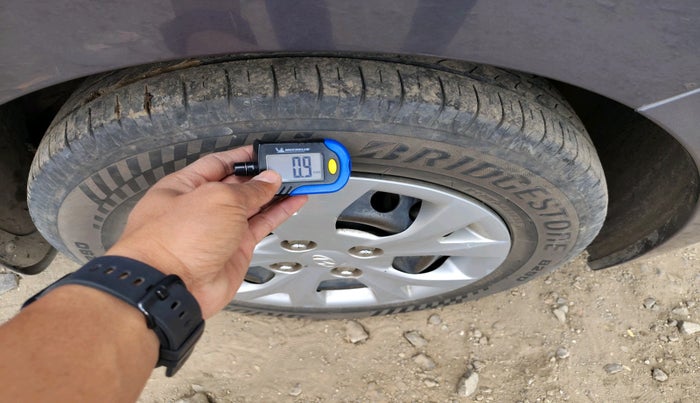 2016 Hyundai Grand i10 SPORTZ 1.2 KAPPA VTVT, CNG, Manual, 97,022 km, tyre