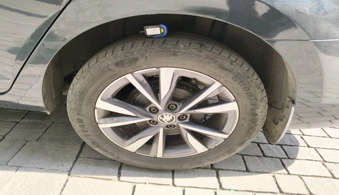 2022 Skoda SLAVIA STYLE 1.5L TSI DSG, Petrol, Automatic, 28,000 km, tyre