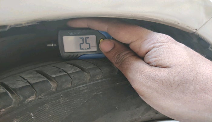 2012 Hyundai Verna FLUIDIC 1.6 VTVT, Petrol, Manual, 70,812 km, tyre