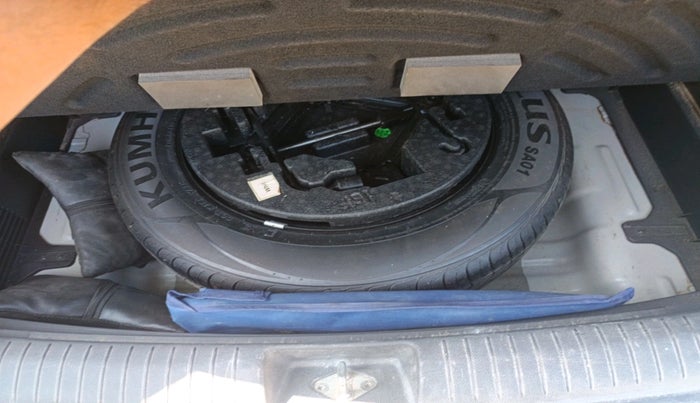 2016 Hyundai Creta SX PLUS 1.6 DIESEL, Diesel, Manual, 1,28,814 km, tyre