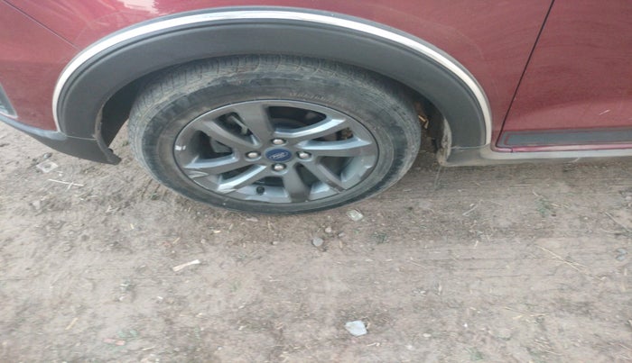 2019 Ford FREESTYLE TITANIUM 1.2 PETROL, Petrol, Manual, 97,005 km, tyre