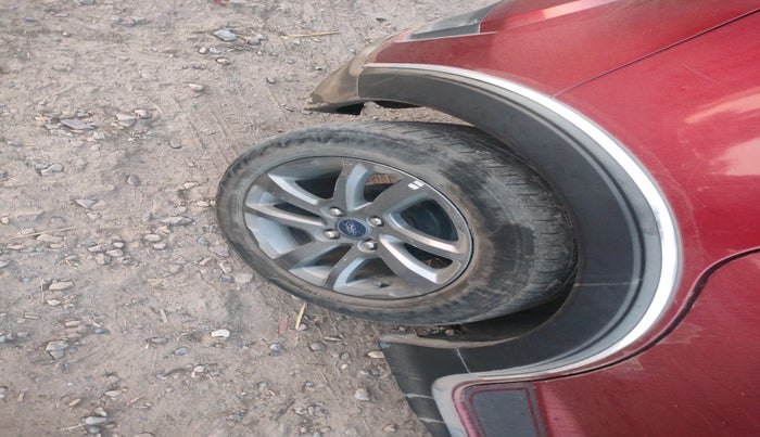 2019 Ford FREESTYLE TITANIUM 1.2 PETROL, Petrol, Manual, 97,005 km, tyre