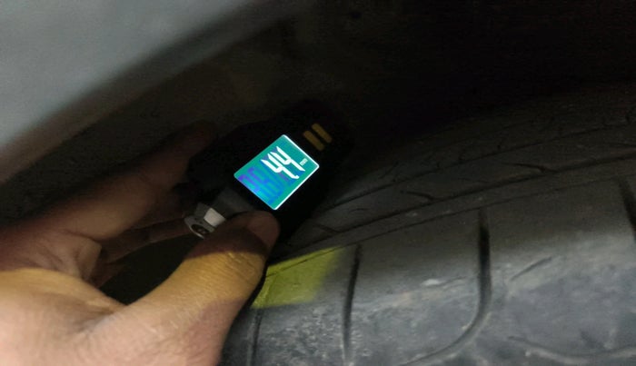 2017 Hyundai Creta E PLUS 1.6 PETROL, Petrol, Manual, 65,593 km, tyre