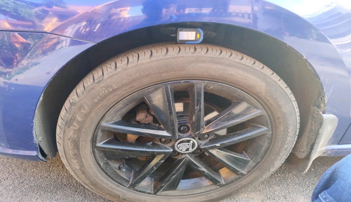 2019 Skoda Rapid AMBITION 1.5 TDI AT, Diesel, Automatic, 2,40,321 km, tyre