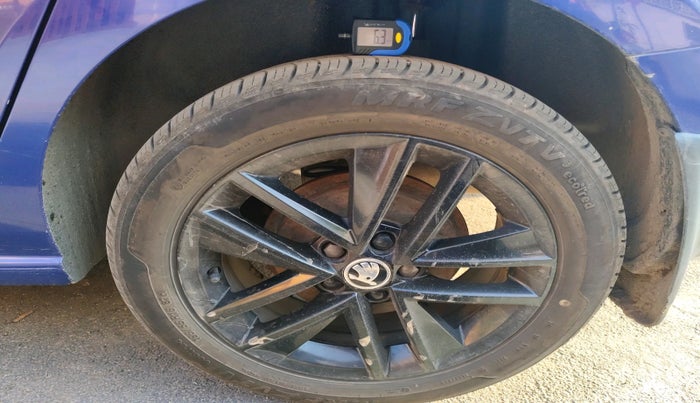 2019 Skoda Rapid AMBITION 1.5 TDI AT, Diesel, Automatic, 2,40,321 km, tyre