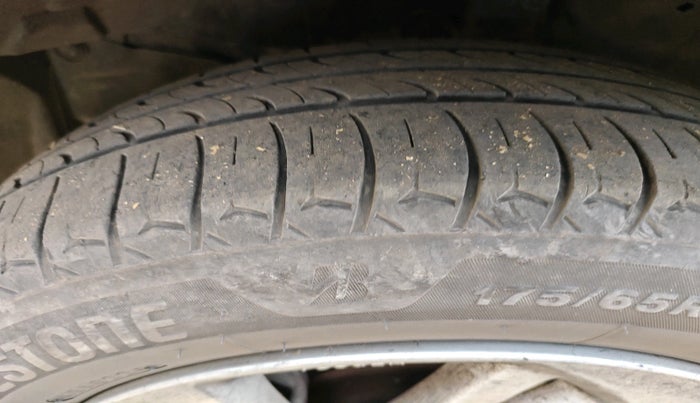 2017 Honda Jazz 1.2L I-VTEC VX, Petrol, Manual, 1,31,340 km, tyre