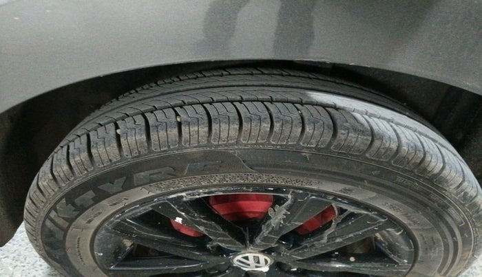 2013 Volkswagen Polo HIGHLINE DIESEL, Diesel, Manual, 1,21,617 km, tyre