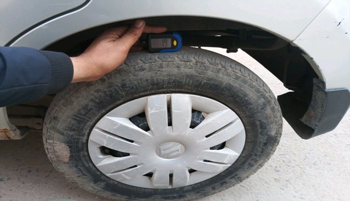 2019 Maruti Alto 800 LXI, Petrol, Manual, 27,868 km, tyre